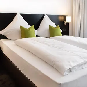 nhi-hotel.com-bavaria.com/