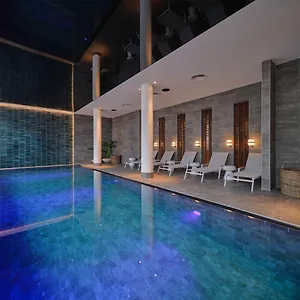 4* Hotel Adina Belvedere