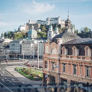 https://townhouse-tessa-by-heymcollections.saalbachhinterglemmhotels.com