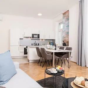 Apartment Stadlau Live By Ichbucheat