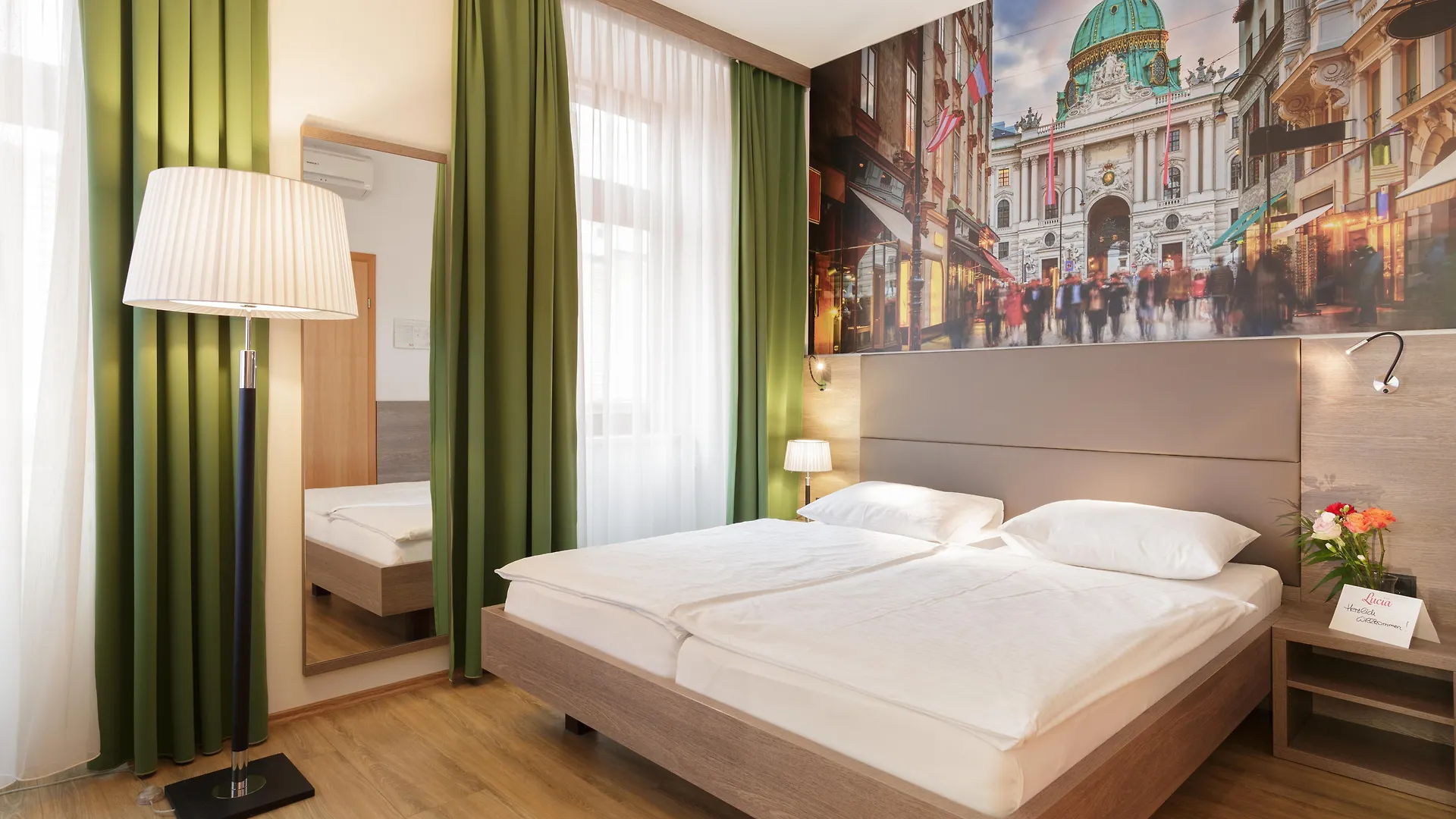 וינה Hotel Lucia אוסטריה