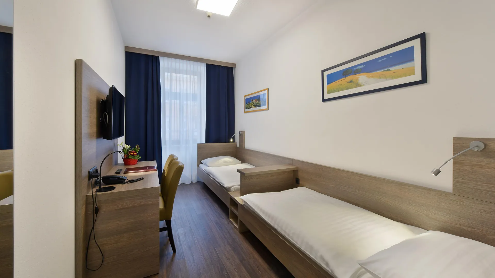 וינה Hotel Lucia