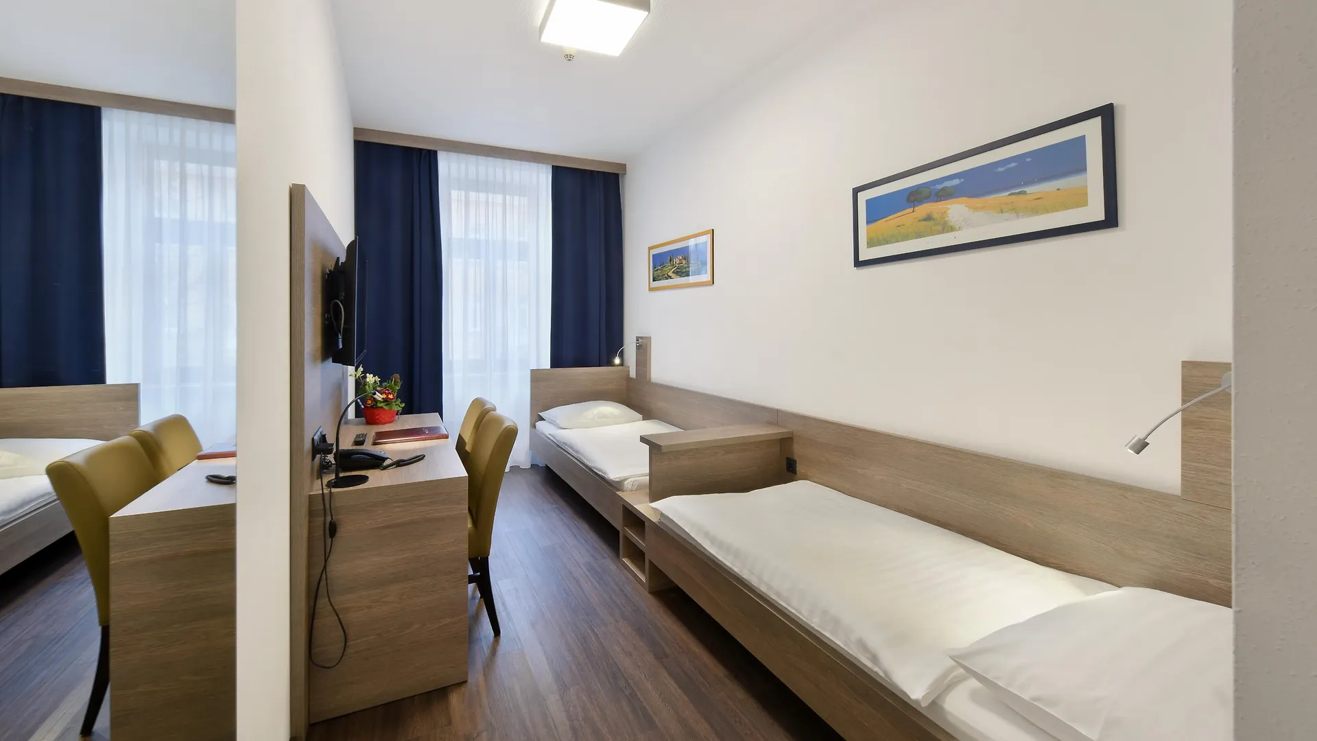 וינה Hotel Lucia אוסטריה