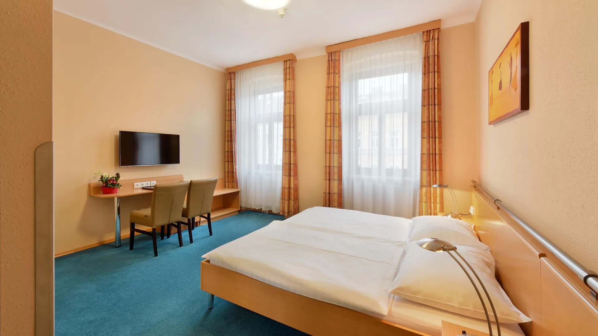 וינה Hotel Lucia אוסטריה