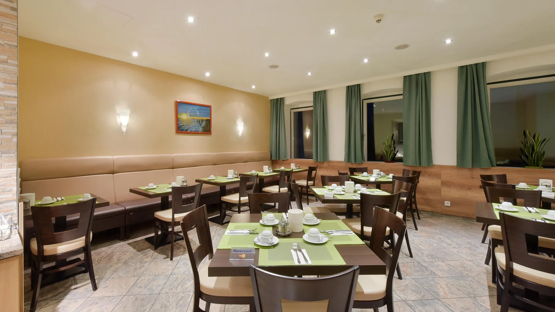 וינה Hotel Lucia