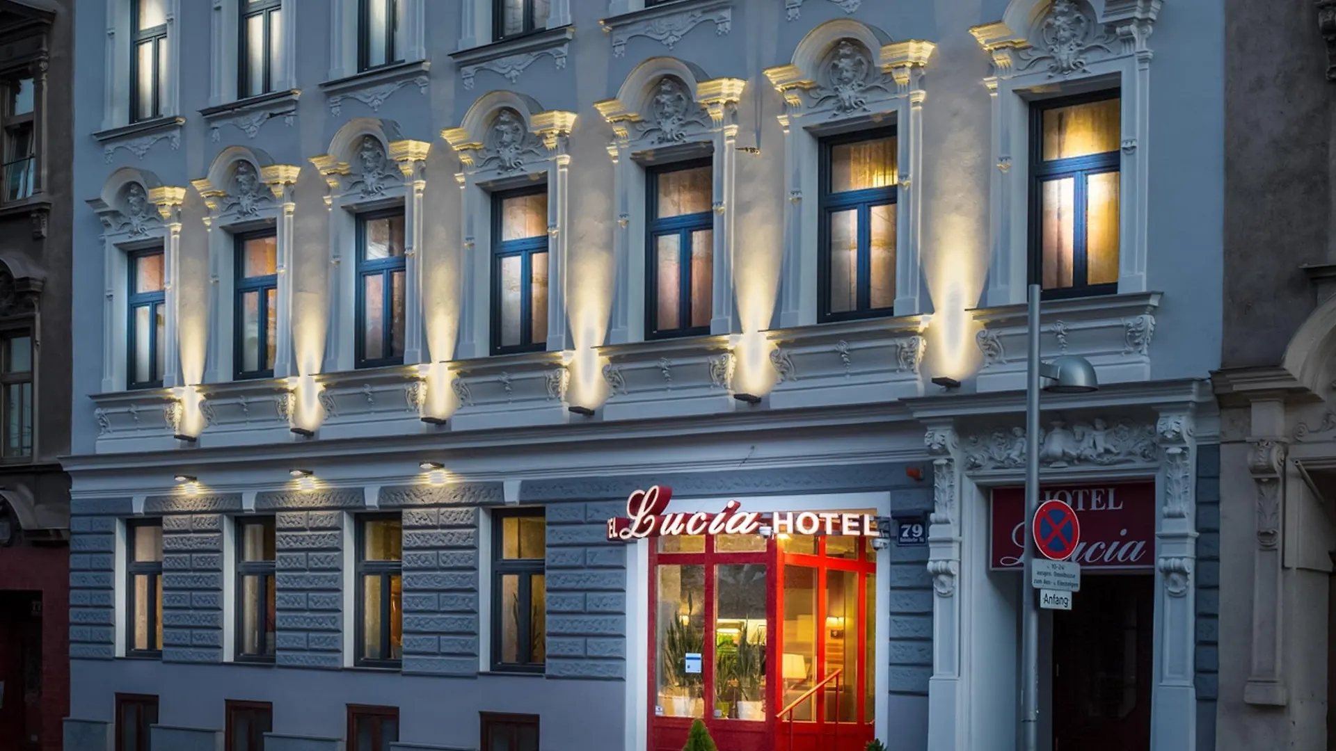 וינה Hotel Lucia