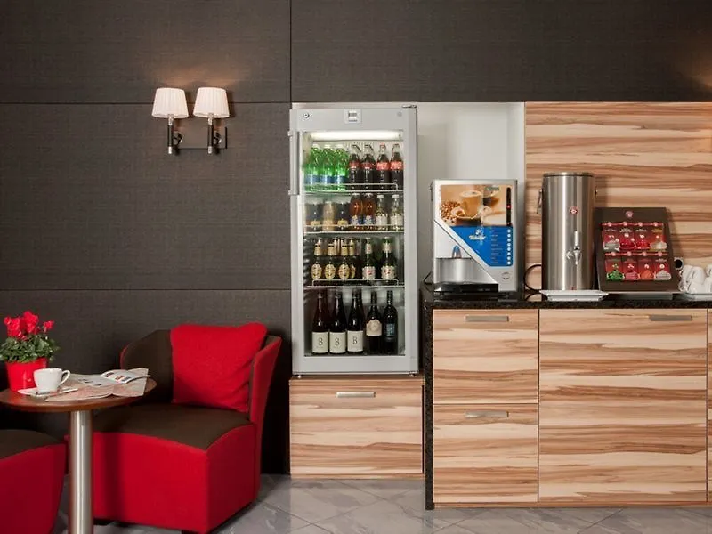 וינה Hotel Lucia