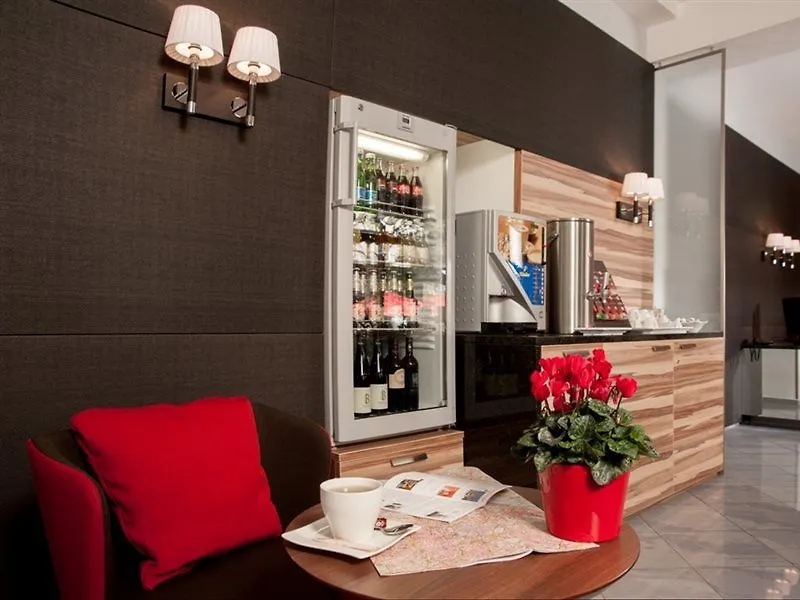וינה Hotel Lucia אוסטריה