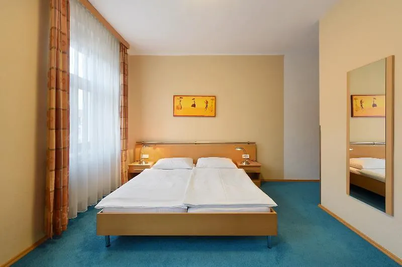 וינה Hotel Lucia