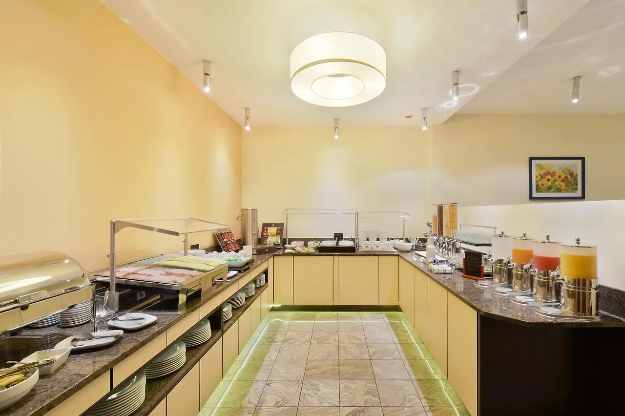 וינה Hotel Lucia אוסטריה