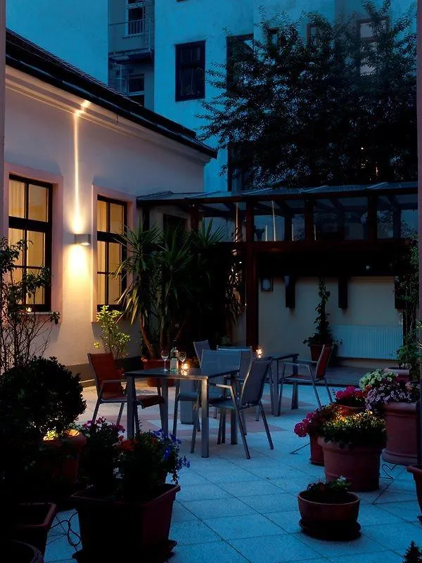 Hotel Lucia Vienna